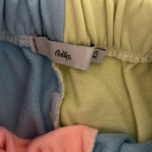 color block sweatpants - Picture 3 of 4